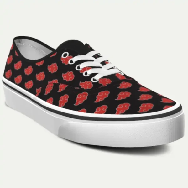 Sneakers anime SoulArt inspiradas en Akatsuki con patrón de nubes rojas sobre fondo negro